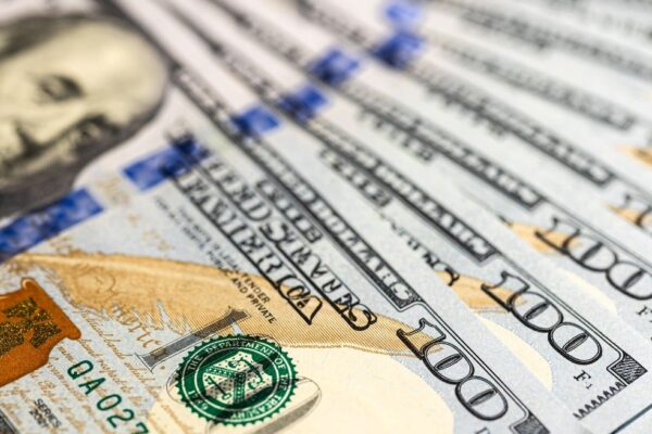 El BCRA acumuló reservas récord y crecen las apuestas para 2027