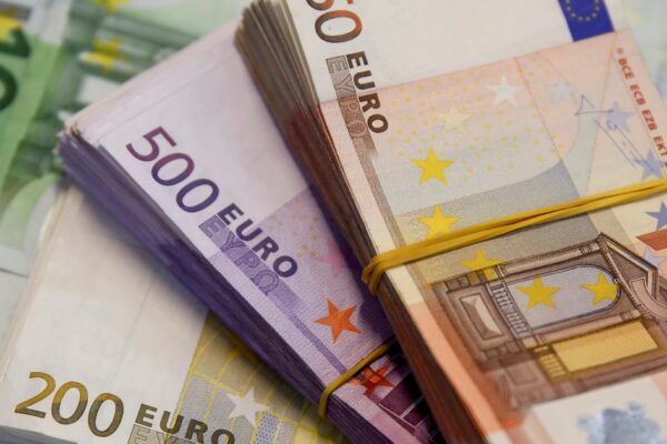 El euro cotiza en 922 bolívares en Venezuela y ya acumula 159% en 2026