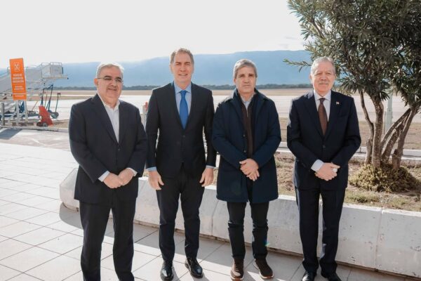 Santilli y Caputo viajaron a Catamarca para reforzar lazos con gobernadores