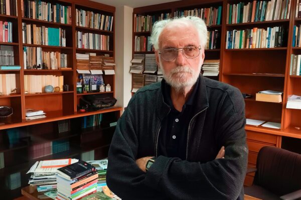 De Pablo defendió la estrategia de acumulación de dólares y Caputo lo elogió