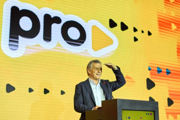 Pro y el Gobierno arman mesa de diálogo y crece la interna macrista