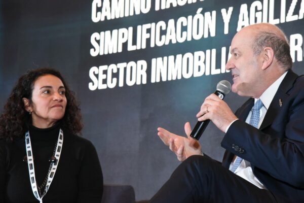 Sturzenegger pidió a los bancos un «cambio de chip» para ampliar el crédito hipotecario