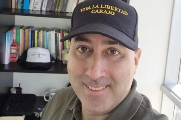 Detuvieron en Bolivia al exasesor de Milei Fernando Cerimedo tras un ataque a balazos