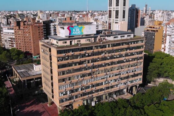 Detuvieron a un inspector municipal de Córdoba acusado de extorsión
