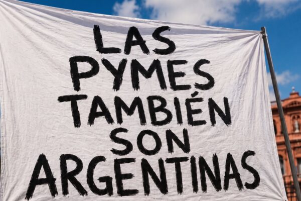 Pymes marcharon a Plaza de Mayo por el cierre de empresas y la caída de ventas