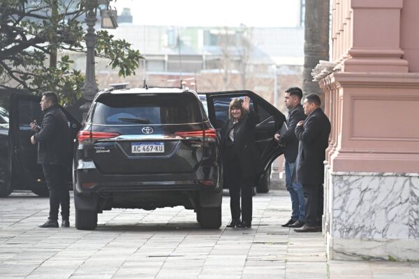 Milei instaura reuniones semanales de Gabinete en la Casa Rosada