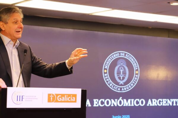 Daza dijo que el mundo reconoce el programa económico de Milei