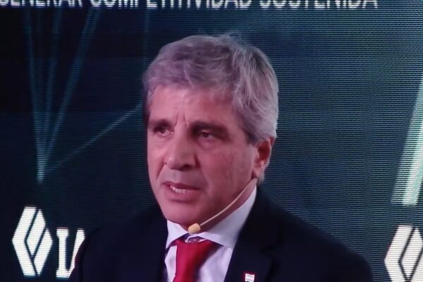Caputo dijo que la mora bancaria «no representa ningún riesgo sistémico»
