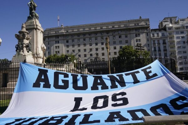 El Gobierno amplió a $962.288 millones el fondo para pagar juicios jubilatorios