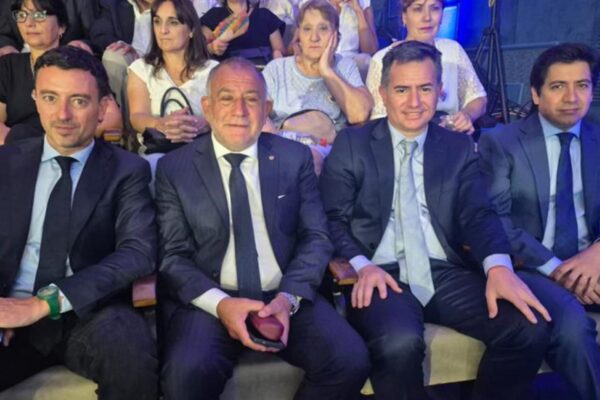 Sin fecha electoral definida, la oposición cordobesa no logra unificarse