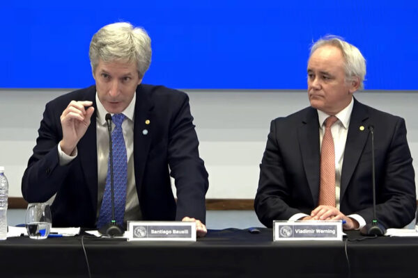 Bausili reveló destino del oro del BCRA y chocó con la oposición