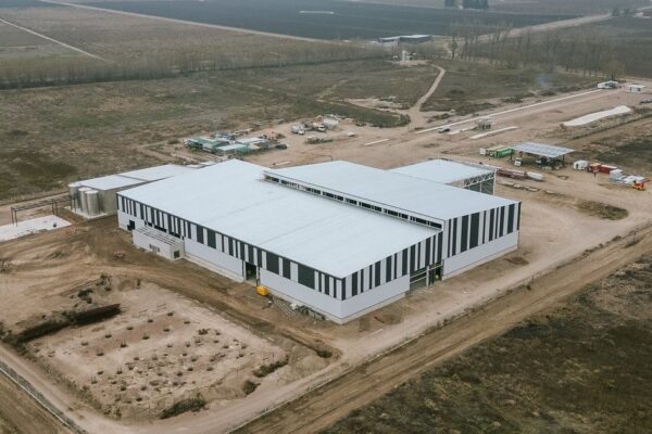 Caputo celebró una inversión de US$ 44 millones de Peñaflor en Mendoza