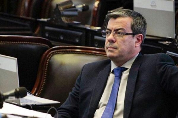 Germán Martínez pide unidad del peronismo santafesino y agenda contra el endeudamiento