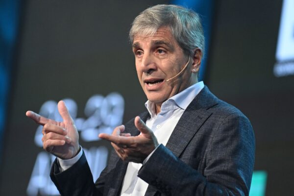 El Tesoro renovó el 103% de sus vencimientos y evitó liberar pesos al mercado