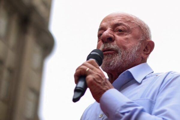 Lula acusó a la derecha de buscar el respaldo de Trump antes de los comicios