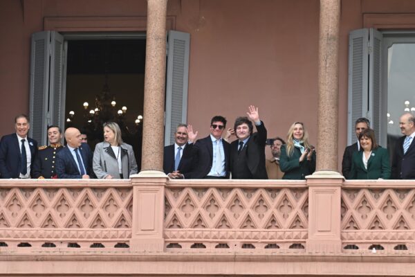 Tensión interna en el Gobierno por la economía y la mirada puesta en 2028