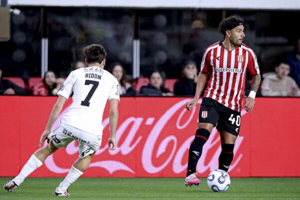 Estudiantes visita a Corinthians por un lugar en semis de la Libertadores