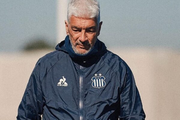 Talleres prepara variantes para visitar a Instituto el sábado