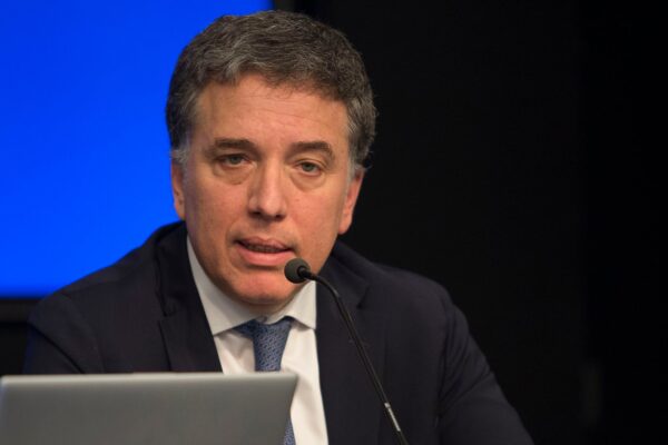 Dujovne advirtió sobre el riesgo político rumbo a 2027