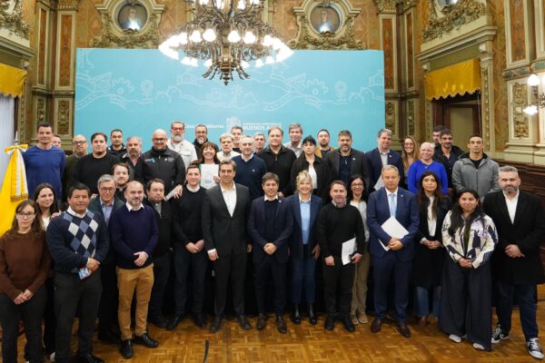 El proyecto para habilitar reelecciones indefinidas de intendentes bonaerenses sigue trabado en el Senado