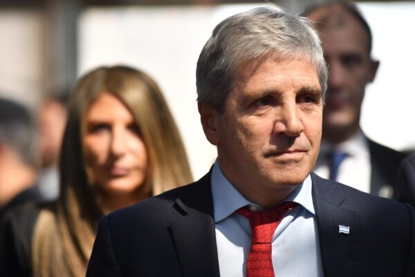 Caputo destacó ante inversores de EE.UU. el respaldo de Trump y las reservas
