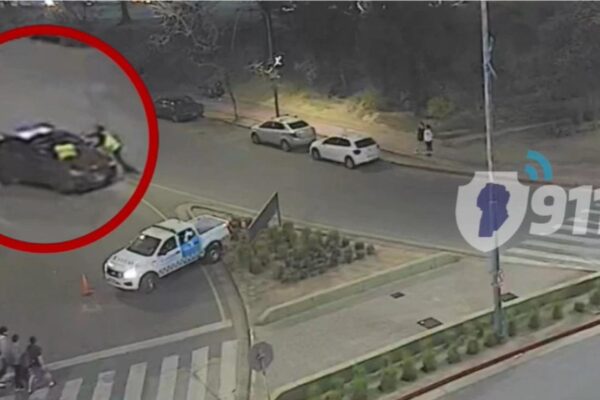Un conductor arrastró a un inspector sobre el capot para evadir un control en Córdoba