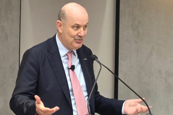 Sturzenegger prevé que 4 millones de personas dejen el AMBA en 30 años