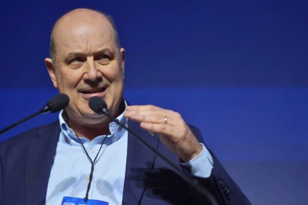 Sturzenegger: la pobreza del 30% es «inadmisible» pero «venimos de un número mucho más alto»