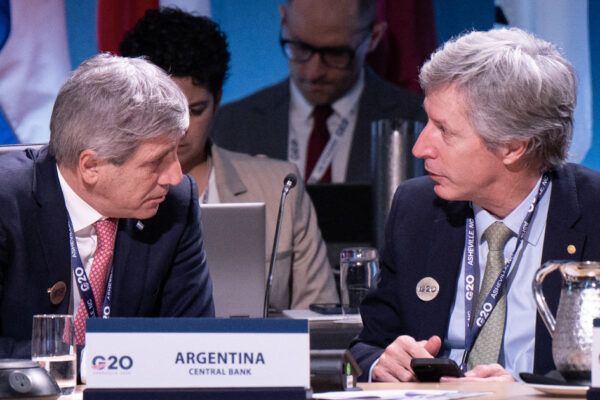 La cobertura cambiaria roza los niveles previos a las elecciones de 2025