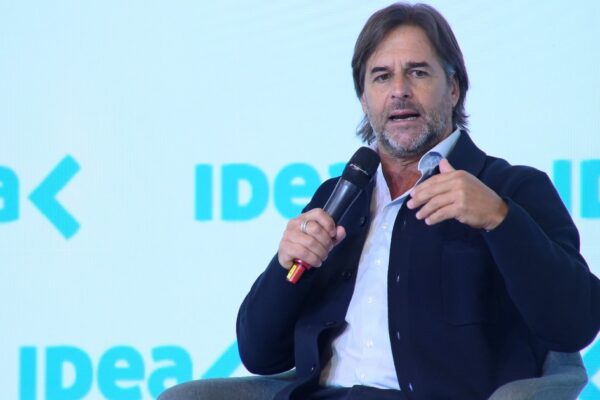 Lacalle Pou habló de cohesión y antagonismos en Idea, sin nombrar a Milei