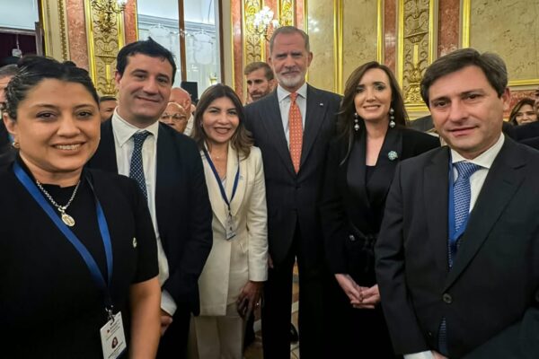 Villarruel se reunió con el rey de España en el Foro Iberoamericano en Madrid