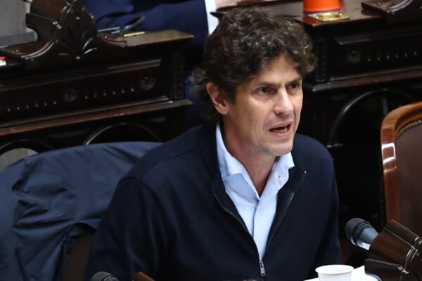 Lousteau cruzó a Milei: «quiero un país donde nadie que trabaje ocho horas sea pobre»