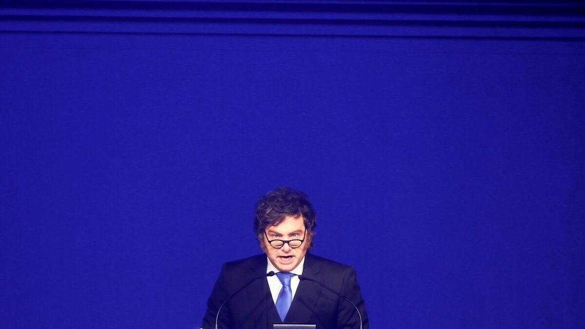 Milei: en París prometió que 2028 será «el mejor año» si es reelecto