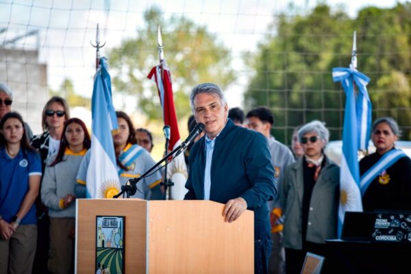 Llaryora cruzó al Gobierno nacional y also al kirchnerismo en un acto rural