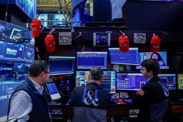 El riesgo país bajó a 573 puntos de la mano del récord en Wall Street