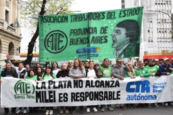 ATE paró en la Provincia por pases a planta y apuntó contra Milei